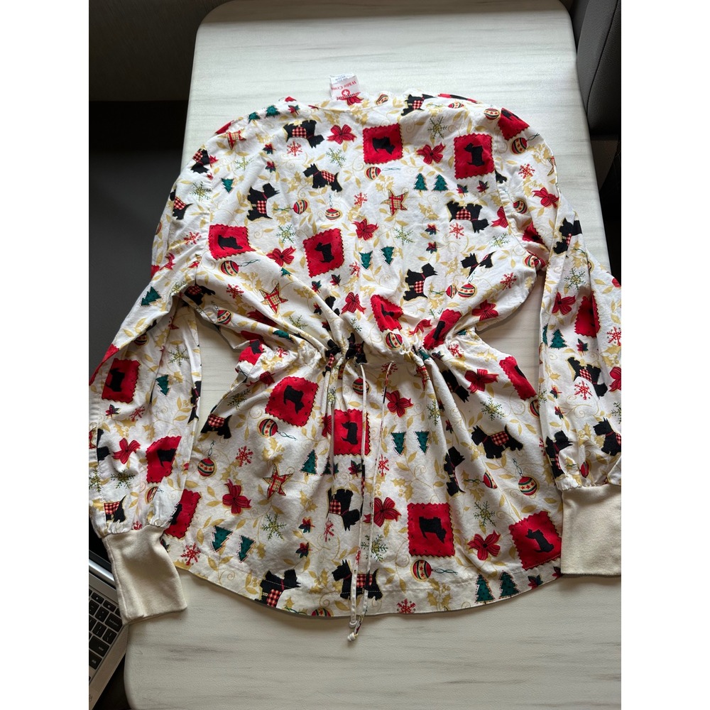 Lot of 4 Womens Holiday Scrub Tops Halloween Thanksgiving Christmas Sloths Med. - Picture 14 of 15